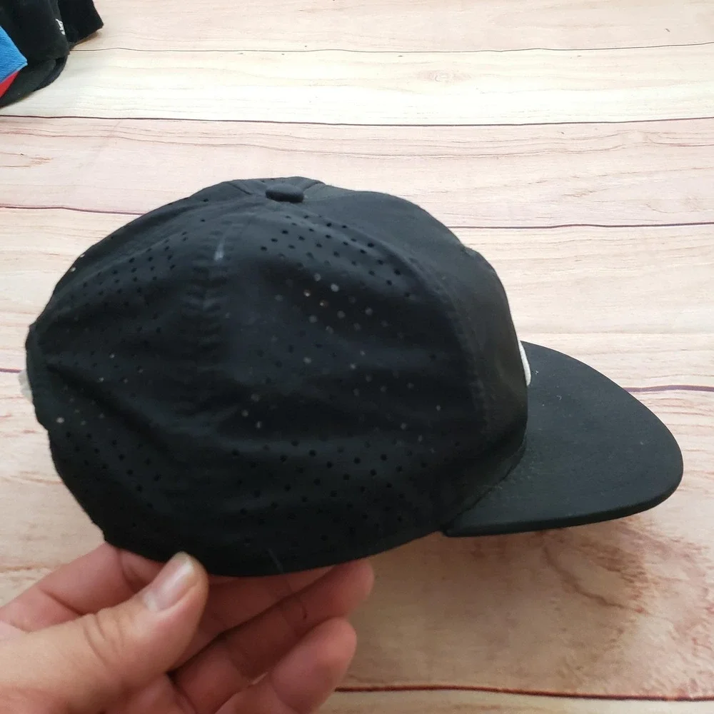 Nike SB Hat Cap Snap Back Youth Black Perforated Mesh Lightweight Skate Aerobill